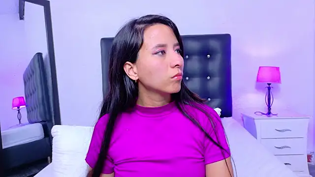 Skinny hottie18 online show from January 9, 1:04 pm