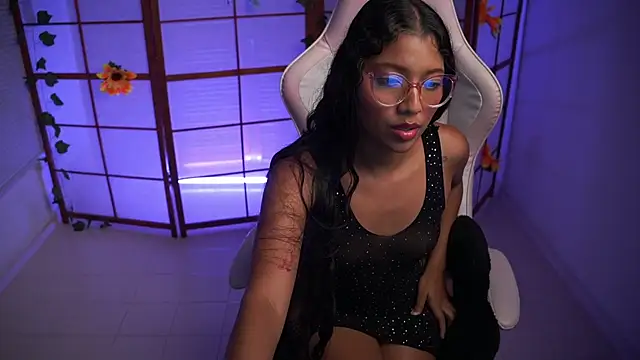 small emilie online show from September 26, 9:45 pm