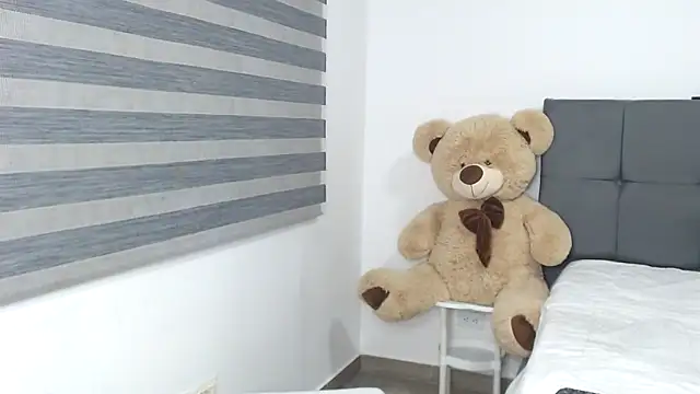 EmiliMontero online show from March 4, 1:23 am