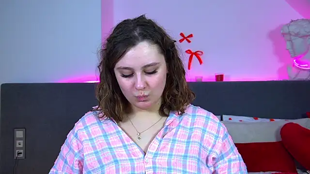 MaryMurray online show from February 15, 7:02 pm