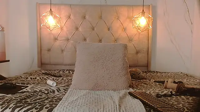 zamira 44 online show from October 17, 3:15 pm