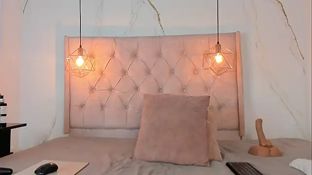 zamira 44 online show from April 7, 2:19 pm