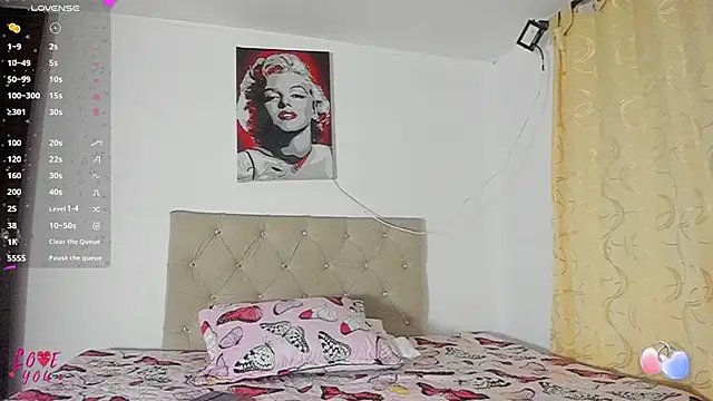 Vahiolet smith online show from September 17, 3:15 am