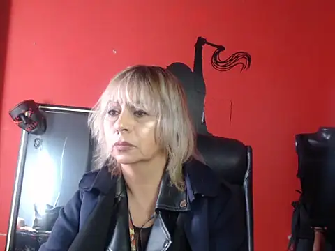 KLOE PIELL online show from March 31, 9:15 pm