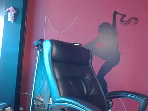 KLOE PIELL online show from February 18, 9:03 pm