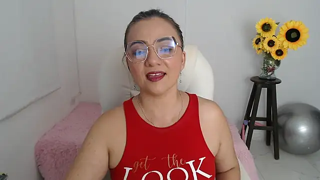 Ghada milf online show from December 1, 11:51 pm