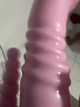 maysafadinhaflor online show from March 14, 2:34 am