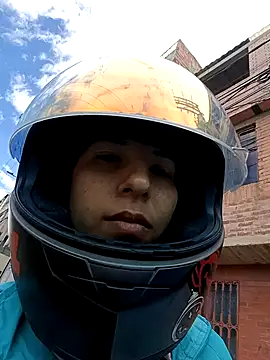 Bonny Klote online show from September 15, 8:05 pm