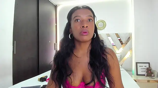 KriisvanyLeroy online show from October 13, 5:04 pm