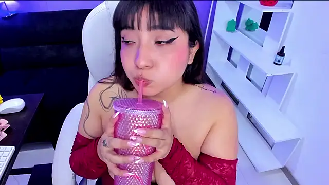 Emma monserrat online show from May 27, 11:29 am