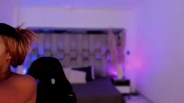 ChaynnaCooper online show from February 28, 4:34 am