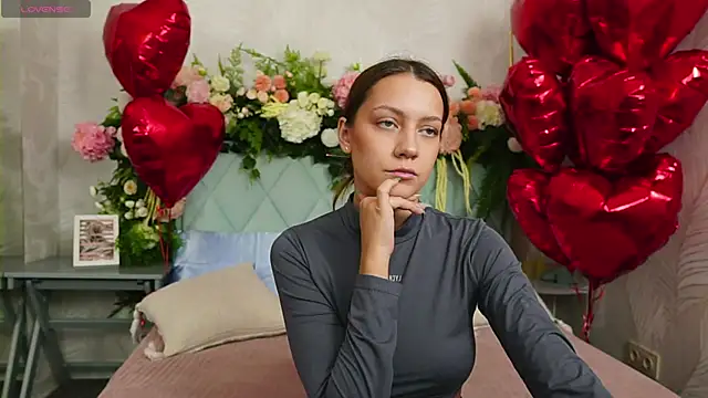 AliceBrayan online show from February 15, 5:01 pm