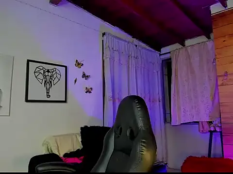 mykaelahoney online show from December 22, 5:54 am