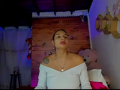 mykaelahoney online show from January 14, 5:01 am