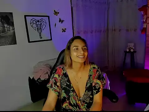 mykaelahoney online show from February 20, 5:50 am