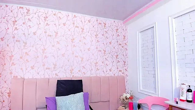 amber-hill online show from March 19, 1:59 pm