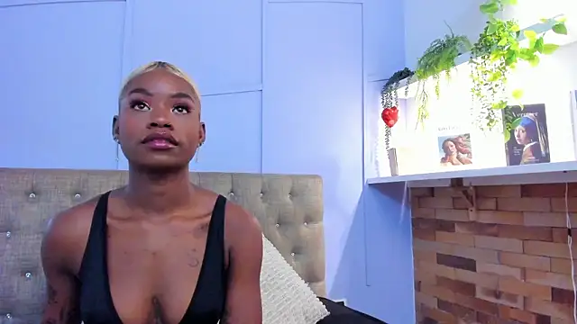 amber-hill online show from February 3, 6:12 pm