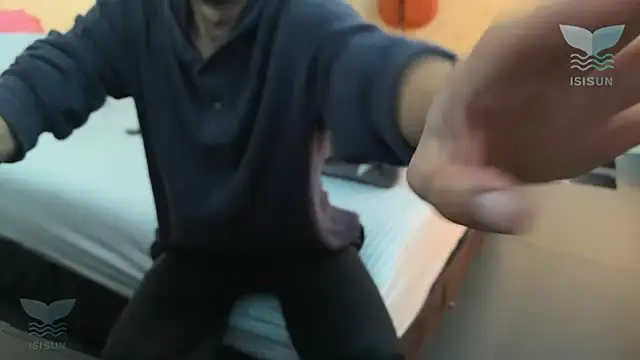 isissun03 online show from February 10, 3:26 pm