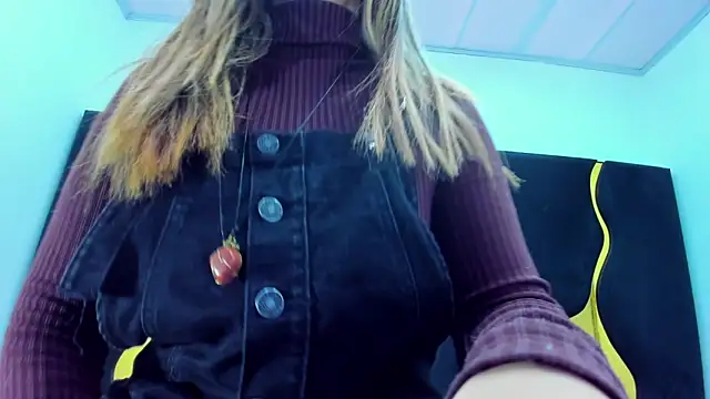 GiaRoussel online show from November 29, 5:06 pm