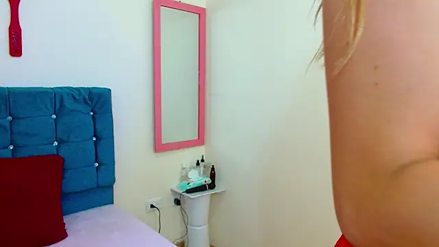 JessicaRabbit04 online show from September 13, 8:22 am