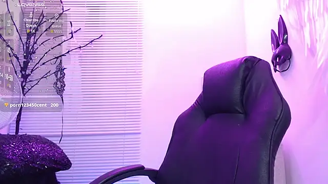 Mailywindsor online show from November 14, 1:11 pm