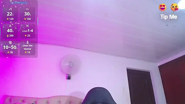 cristal horny19 online show from March 2, 5:08 am