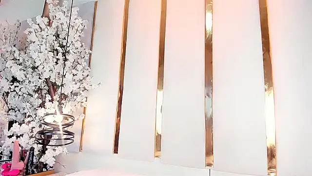 julietajackson 1 online show from February 6, 9:40 pm