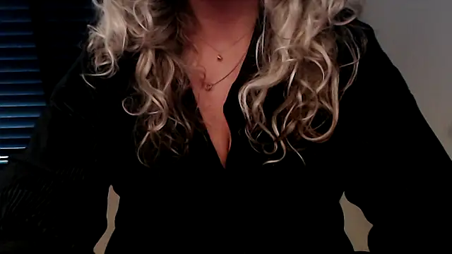 JenniLowen online show from October 12, 12:07 pm