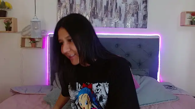 mia aira online show from October 4, 2:54 pm