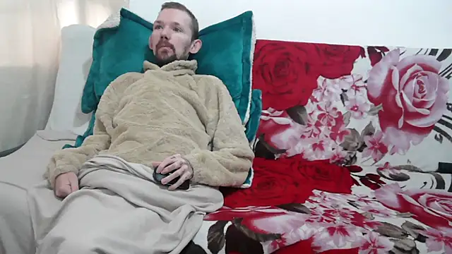 Sophia and Thomas online show from April 1, 9:34 pm