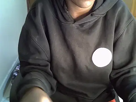 Caryyyl online show from March 8, 10:19 am