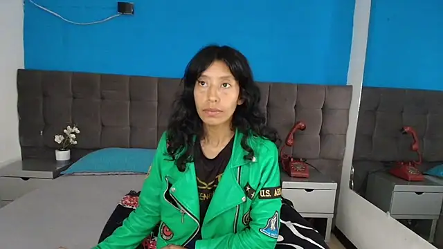 karolinee 66  online show from March 29, 4:11 am