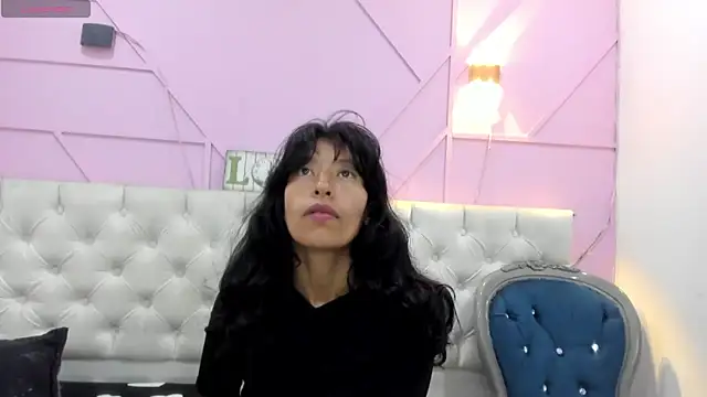 karolinee 66  online show from April 10, 6:30 am