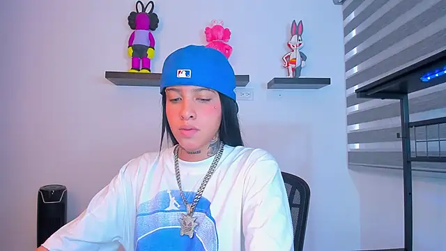 Gangster Girl online show from October 19, 10:12 pm