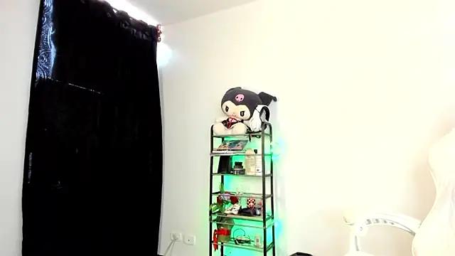 meganthompsonn22 online show from March 27, 8:42 pm