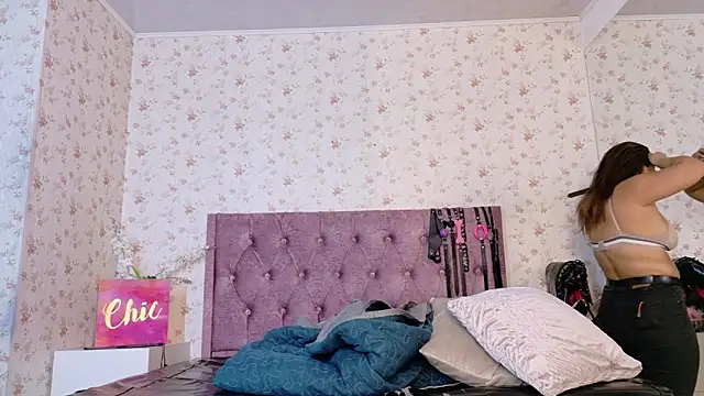 AvrillThomas online show from September 25, 4:06 pm