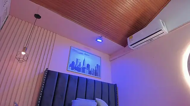 viiolett lee online show from September 28, 10:48 pm