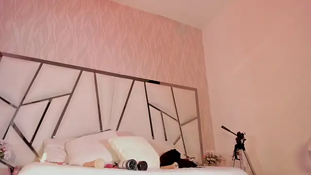 Victoriaa millers online show from October 29, 8:00 pm