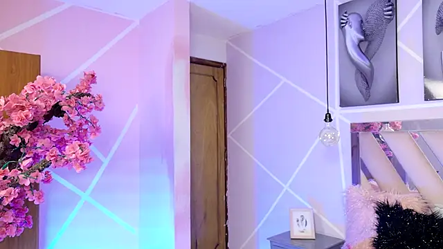 Elith noa online show from December 2, 7:38 pm