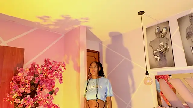 Elith noa online show from September 23, 7:23 pm