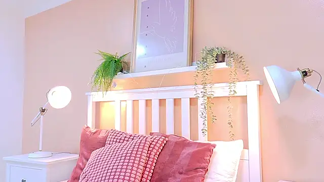 briannajackson  online show from October 4, 11:38 am