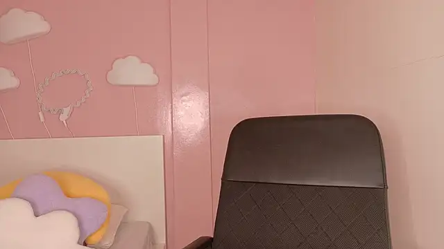 briannajackson  online show from October 27, 8:25 pm