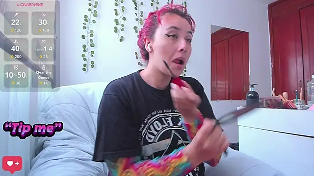 bonnie moon  online show from September 10, 5:24 pm