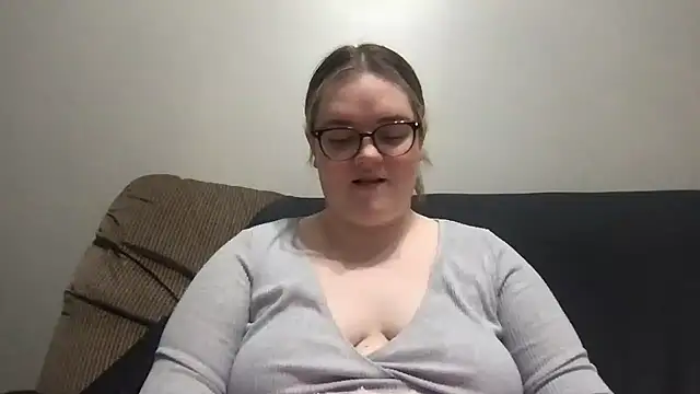 honeyyy24 online show from March 26, 9:55 am