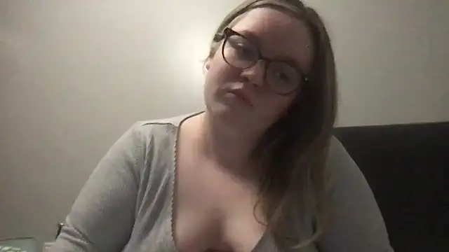 honeyyy24 online show from February 11, 8:10 pm