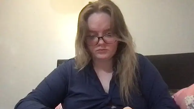 honeyyy24 online show from October 17, 10:35 pm