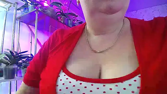  Sweet Woman online show from November 18, 8:15 am