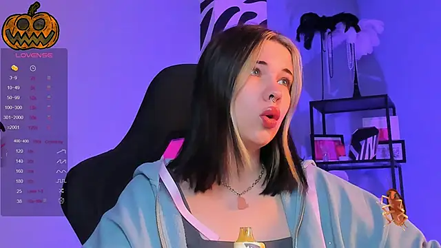 AliceSunday online show from October 20, 2:03 am