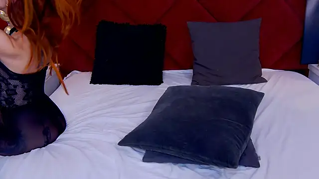 MinnieDrew online show from October 31, 9:30 pm