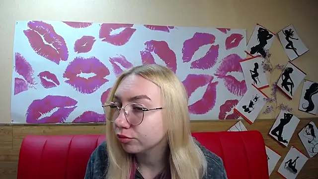 BeatriceFly online show from September 18, 1:09 pm